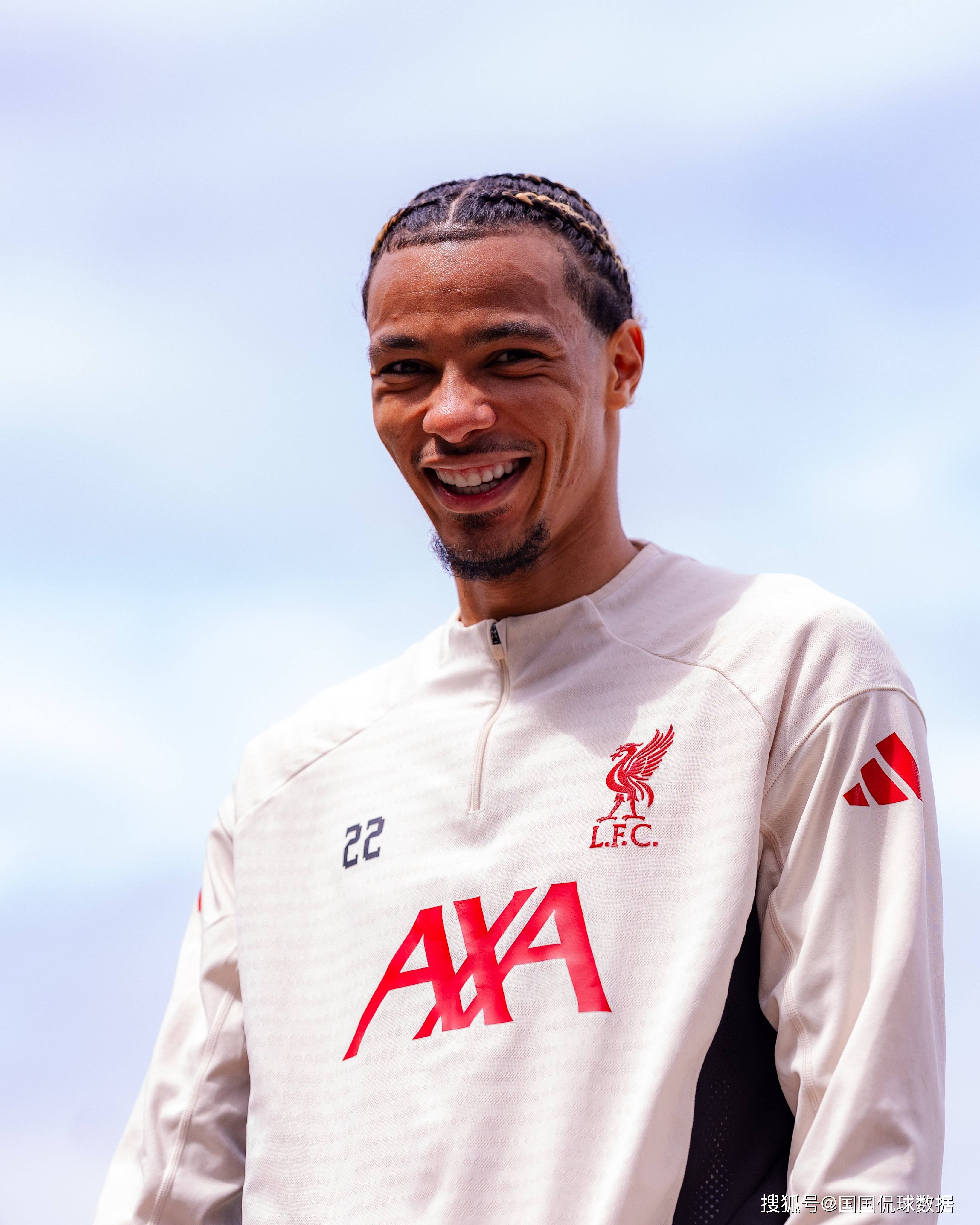 pm体育官网包含社区盾赛后再迎强敌，上海海港刷新队史纪录，主帅态度：底气十足，球队文化再被提及的词条