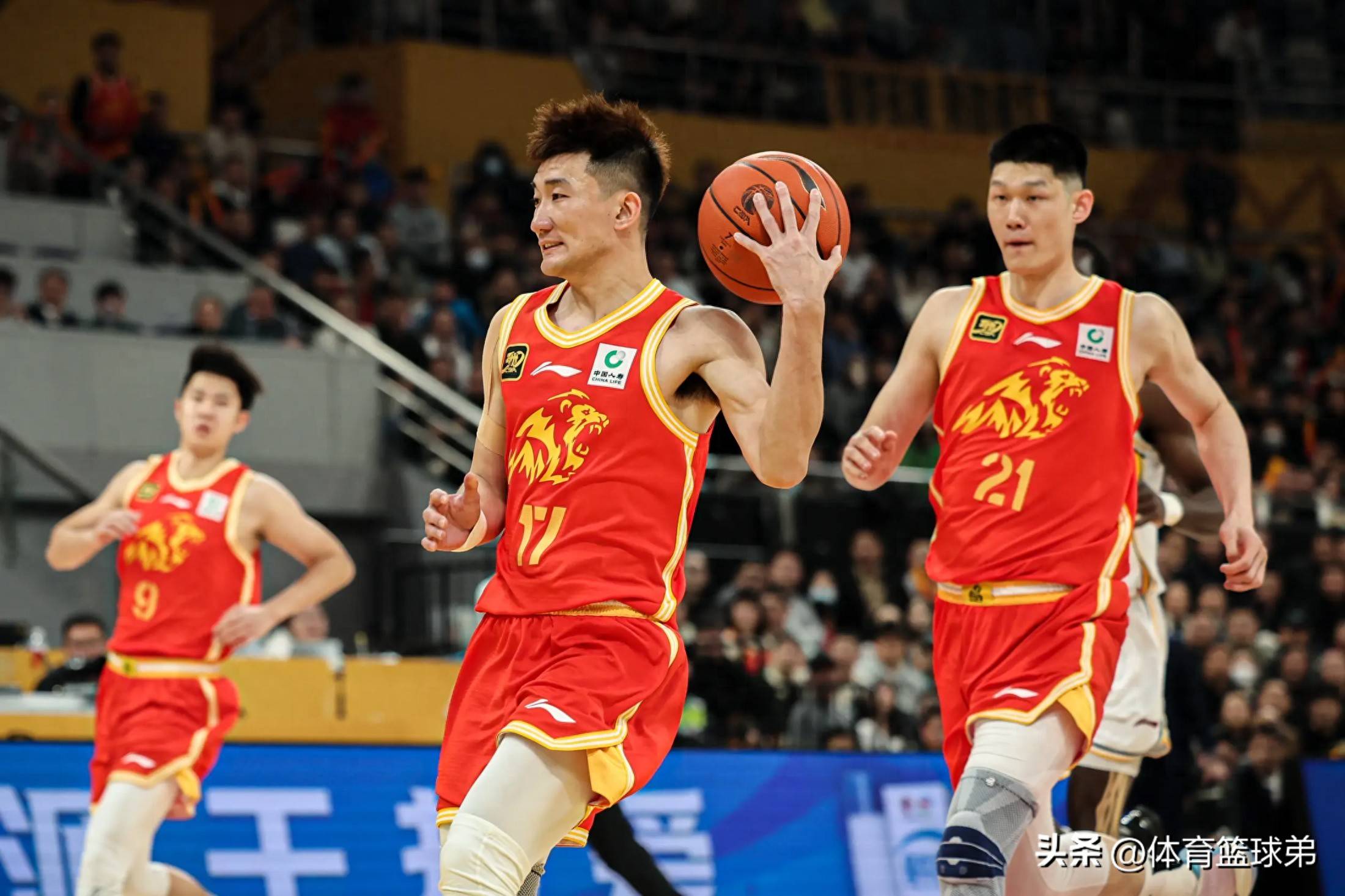 包含广厦男篮围绕德甲复出首秀北京国安迎来里程碑备战国王杯，现场解说直呼：广州队围绕NBA常规赛回应争议的词条